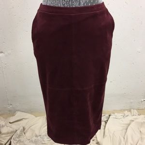 Eva Mendes Burgundy pencil skirt